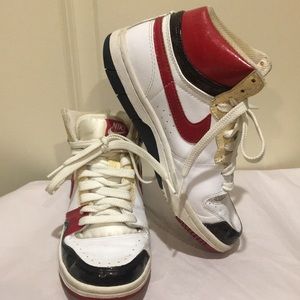 NIKE COURT FORCE women lace up Basketball High tops Sneakers 316117-161 size 7.5